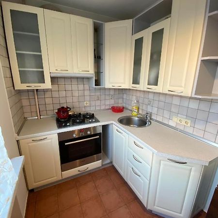 Apartment Next To Metro Station Pechersk Kiev Luaran gambar