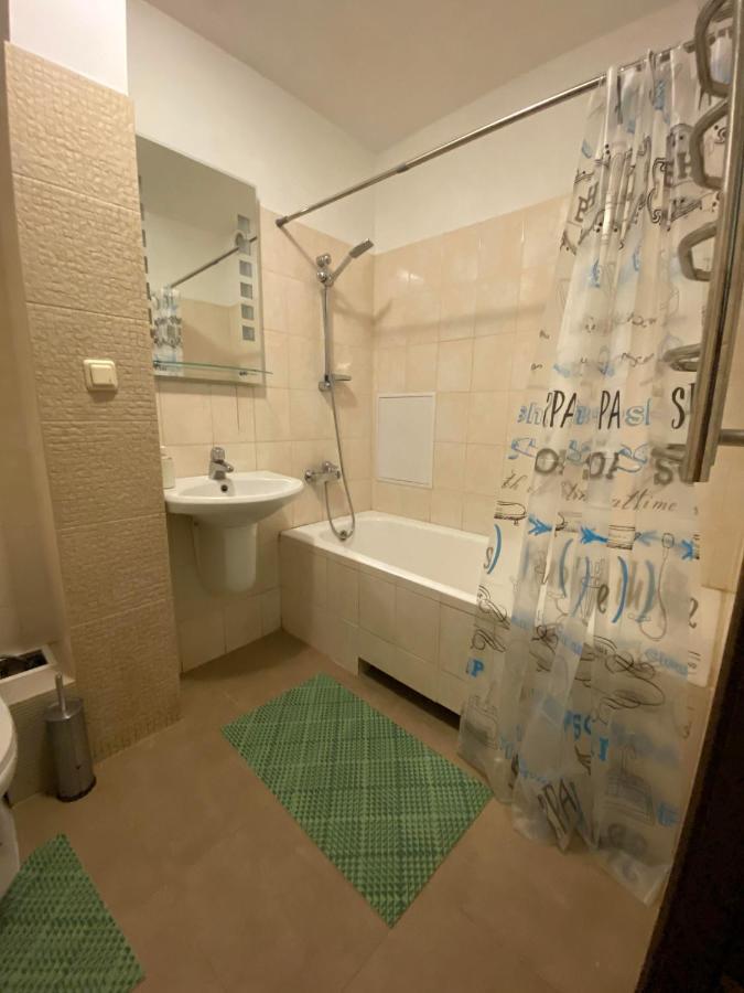 Apartment Next To Metro Station Pechersk Kiev Luaran gambar