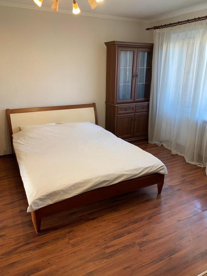 Apartment Next To Metro Station Pechersk Kiev Luaran gambar