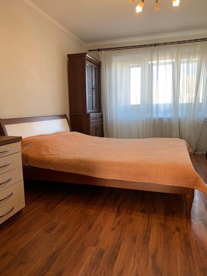 Apartment Next To Metro Station Pechersk Kiev Luaran gambar